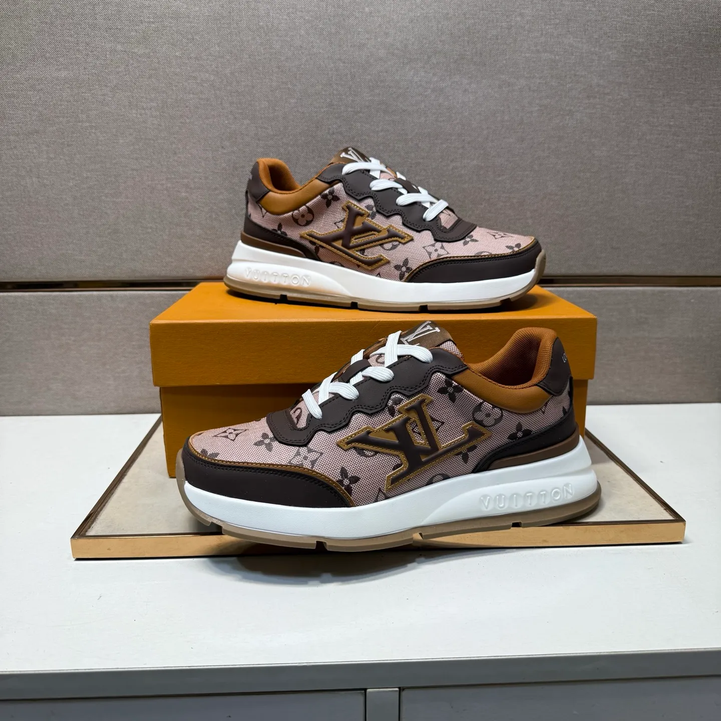 ⬛️Men's shoes 💰p442 [LV～] Men's casual shoes 2025z cabinet sales simultaneously 🔶Size: 38-44#️⃣ 🔷2 colors🔜The upper is made of multi-material splicing➕Mesh lining, comfortable and breathable, sole: original comfortable and wear-resistant outsole, ⚠️real thing📱photographed🎬real thing is better📢📢📢